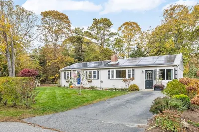 128 Lakeside Dr