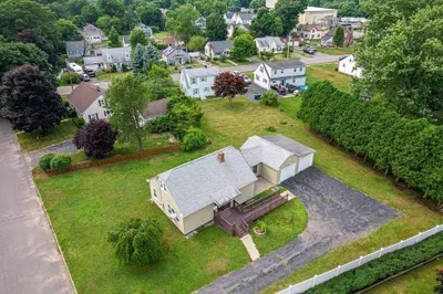 12 Riverview Pkwy 1