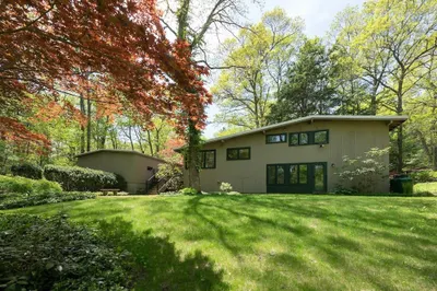 8 Dewey Rd