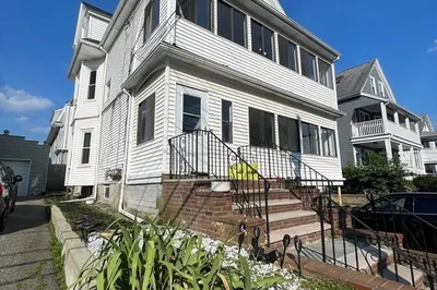 27 Lloyd Rd #3