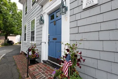 19 Franklin St #4 1