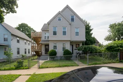 72-74 Linden St