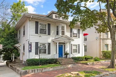 197 Lafayette St 1