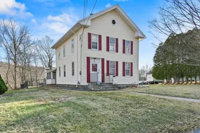 556 Main St 1
