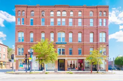 10 Kearney Sq #205 1
