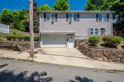 23 Lovers Leap Ave 1