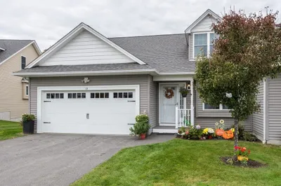 19 Stratford Village Drive #19 1