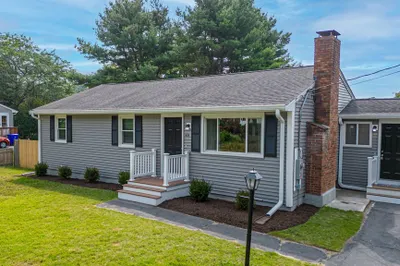 48 Crane Ave N 1