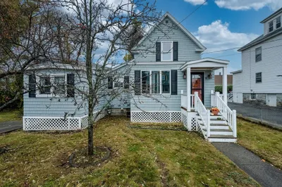9 Thorncliff Ave