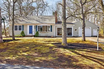 12 Inkberry Ln