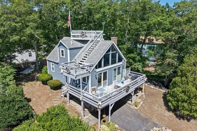 135 Shore Dr 1
