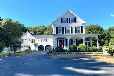241 Lowell St #5 1