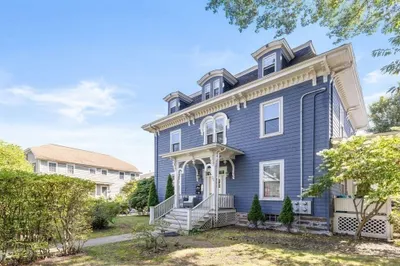 298 Lamartine St #2