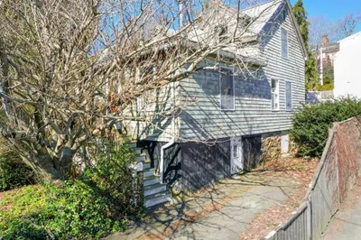 3 Cottage St