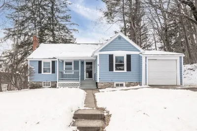 6 Ludington Rd 1