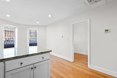 754 Huntington Ave #5