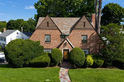 19 Woodard Road 1