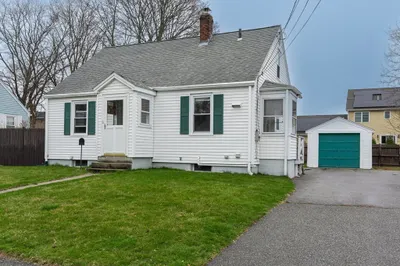 11 Colonial Rd