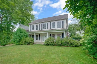 128 Spring St