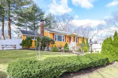 27 Erlandson Rd 1
