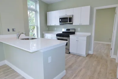 10 Roxbury St #5 1