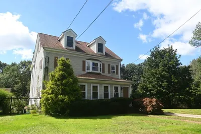 49 Village St 1
