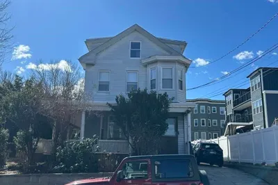 60 Heath St #3