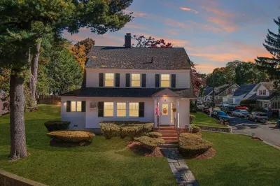 8 Locust Rd 1