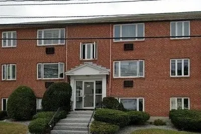 133 Warren St #8