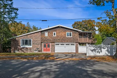 12 Bradlee Avenue