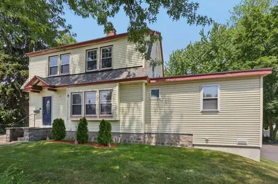 3 Lynnfield St 1