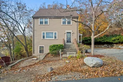 16 Stoneham Street