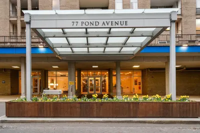 77 Pond Ave #805 1