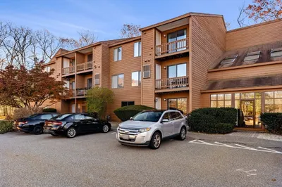 132 W Meadow Rd #18