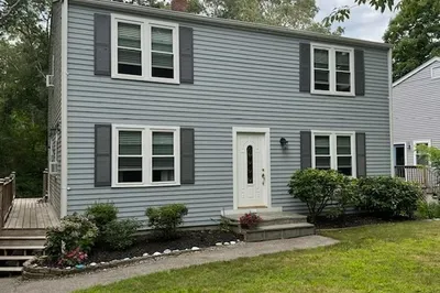 25 Manomet Beach Blvd