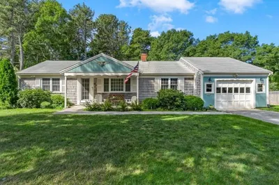 39 Phyllis Dr 1