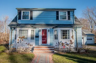 285 N Main St