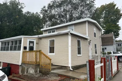397 Mechanic St 1