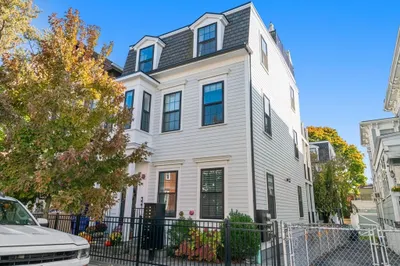 559 E 5th St #3