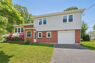 103 Lane Dr