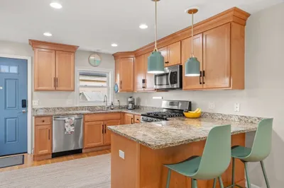 284 Riverside Ave #1