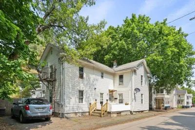 21 Pleasant St