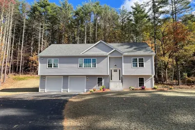 107 Harrington Rd 1