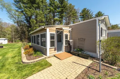50 Warfield Dr 1