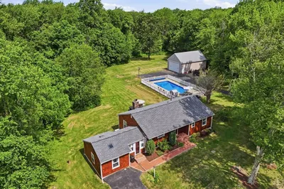 126 Putnam Hill Rd 1
