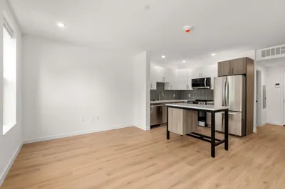 40 Centre St #306 1