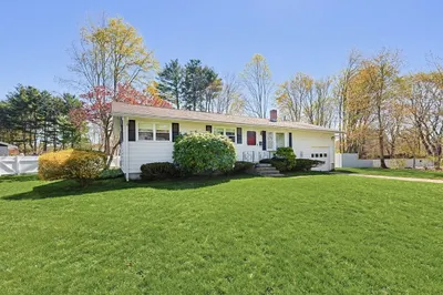 11 Regal St