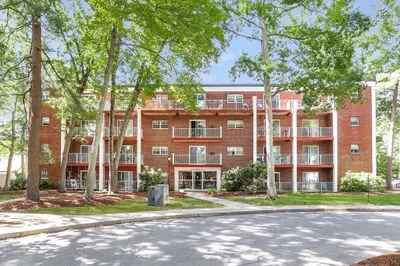 55 Greentree Ln #19 1