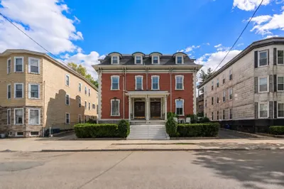 901 E. Broadway #2 1