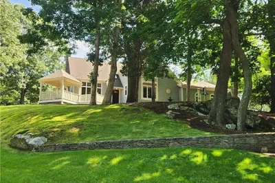 242 Church Pond Dr 1